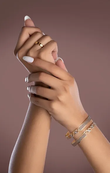 Gold bangle design 3